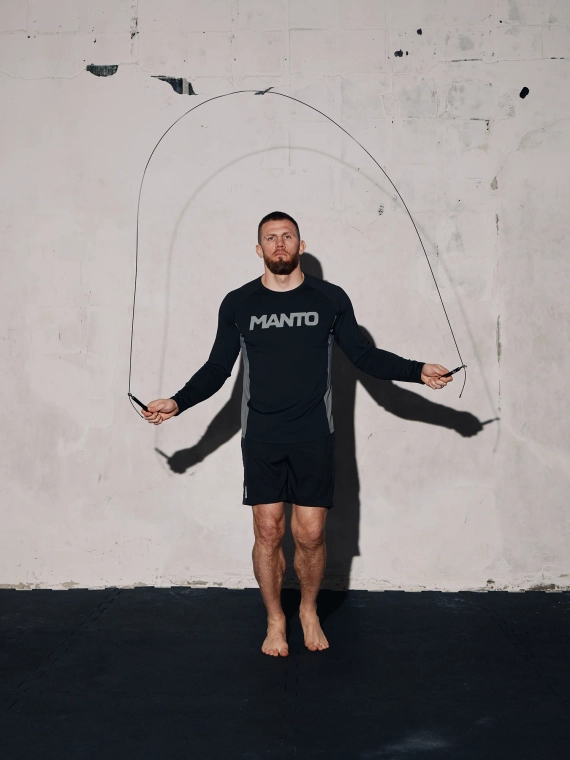 MANTO techniczny longsleeve LOGOTYPE czarny