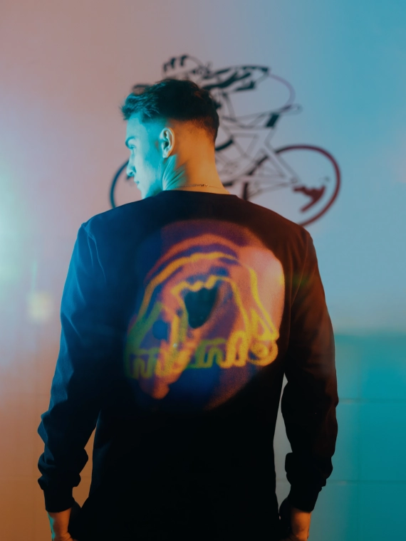 MANTO longsleeve BLUR czarny